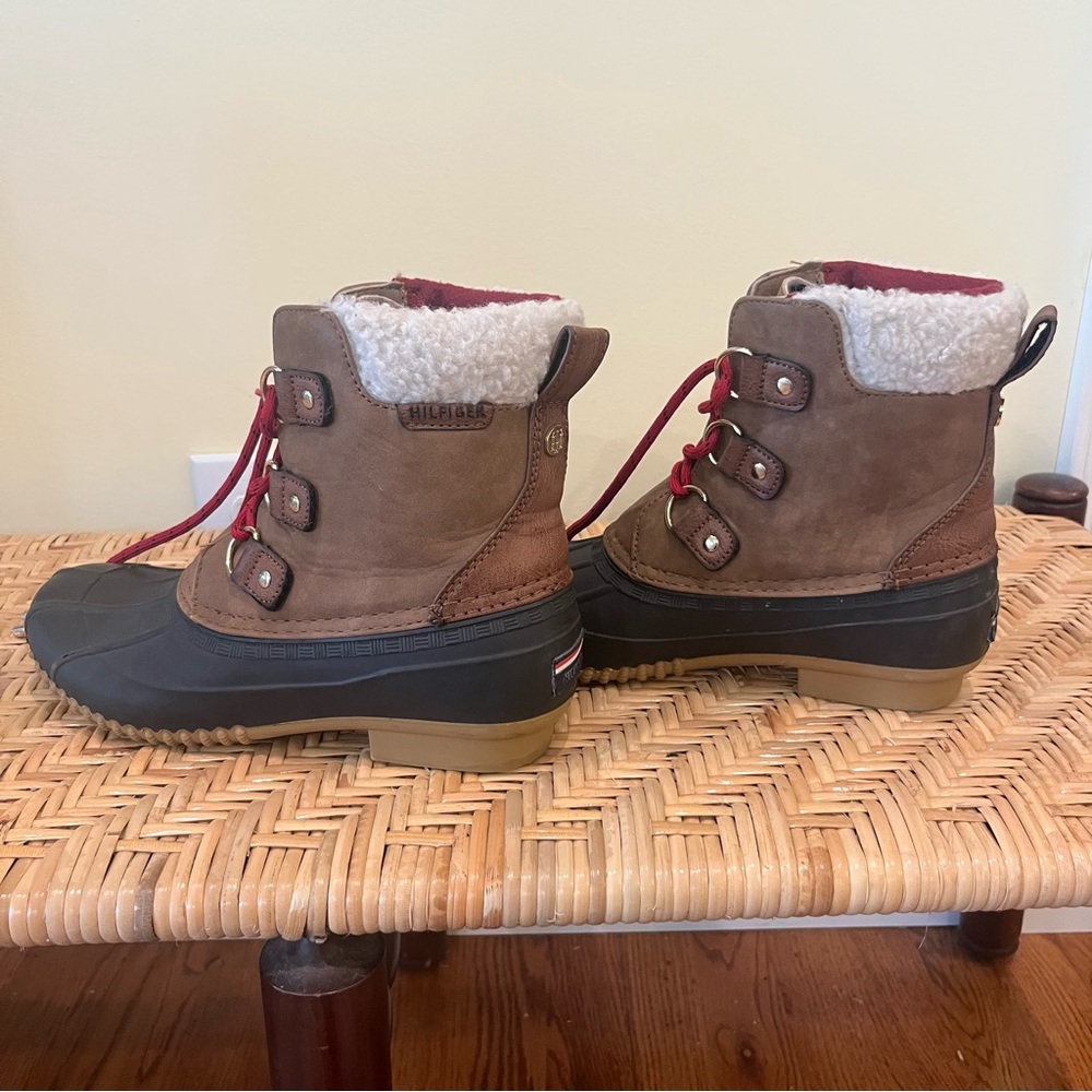 Tommy Hilfiger Black & Brown Boots Size 7